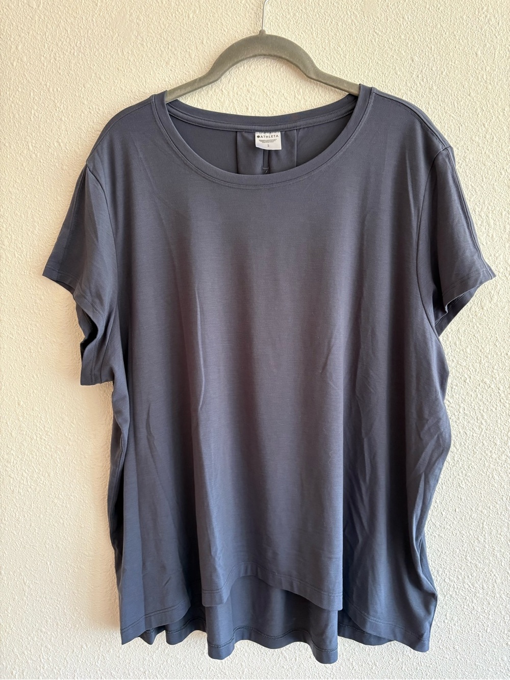 Athleta swing tee size L